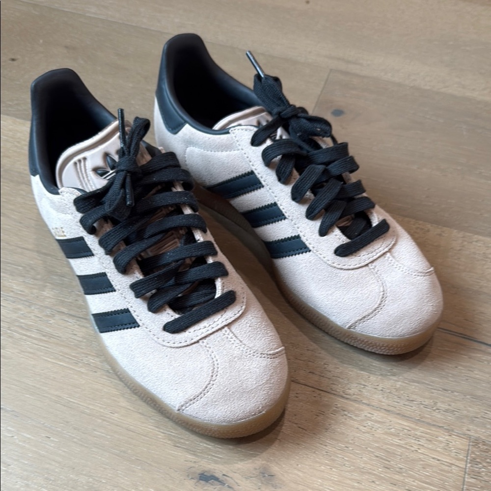 Adidas Cream and Black Sneakers with Iconic Stripes
